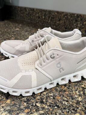 On cloud Slip-On Mesh Sneakers in Off-White and Cream ladies 9.5